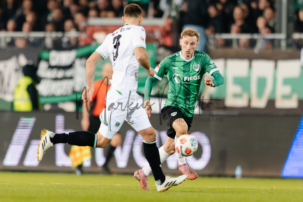 2. Bundesliga, Saison 2025/26, 15. Spieltag: SC Preußen Münster - Hannover 96 | Münster, 05.12.2025: 2. Bundesliga, 15. Spieltag, SC Preußen Münster gegen Hannover 96 im LVM-Preußenstadion in Münster. Foto: sportfotografie.ms | Markus Paletta - Realisiert mit Pictrs.com