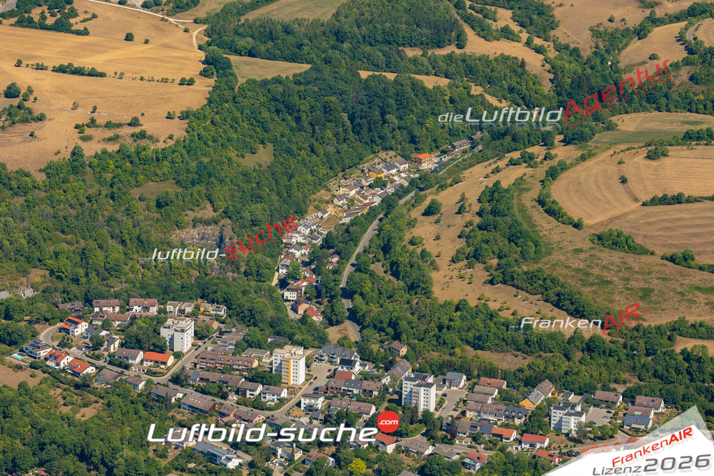 Das Luftbild der Stadt Eichstätt wurde 2022 vom Flugzeug heraus erstellt (keine Drohnen-Aufnahmen) Aufnahmehöhe ca.450 Meter- hohe Bildauflösung und Druck-Qualität. Garantiert!