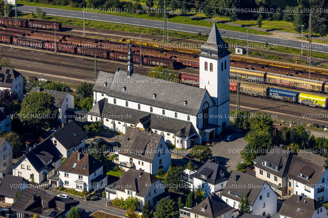 Finnentrop230908572 | Luftbild, Kath. Pfarrkirche St. Johannes Nepomuk, am Güterbahnhof, Altfinnentrop, Finnentrop, Sauerland, Nordrhein-Westfalen, Deutschland