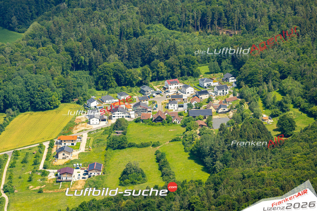 Das Luftbild zeigt : Schwend Birgland - Die Luftaufnahme wurde 2024 vom UL-Flugzeug aus erstellt ( keine Drohne ) - Hochauflösende Luftaufnahme - Für grossformatige Ausdrucke geeignet. Die Geschenkidee !Mit Lizenz und Bildrechte bestellbar
