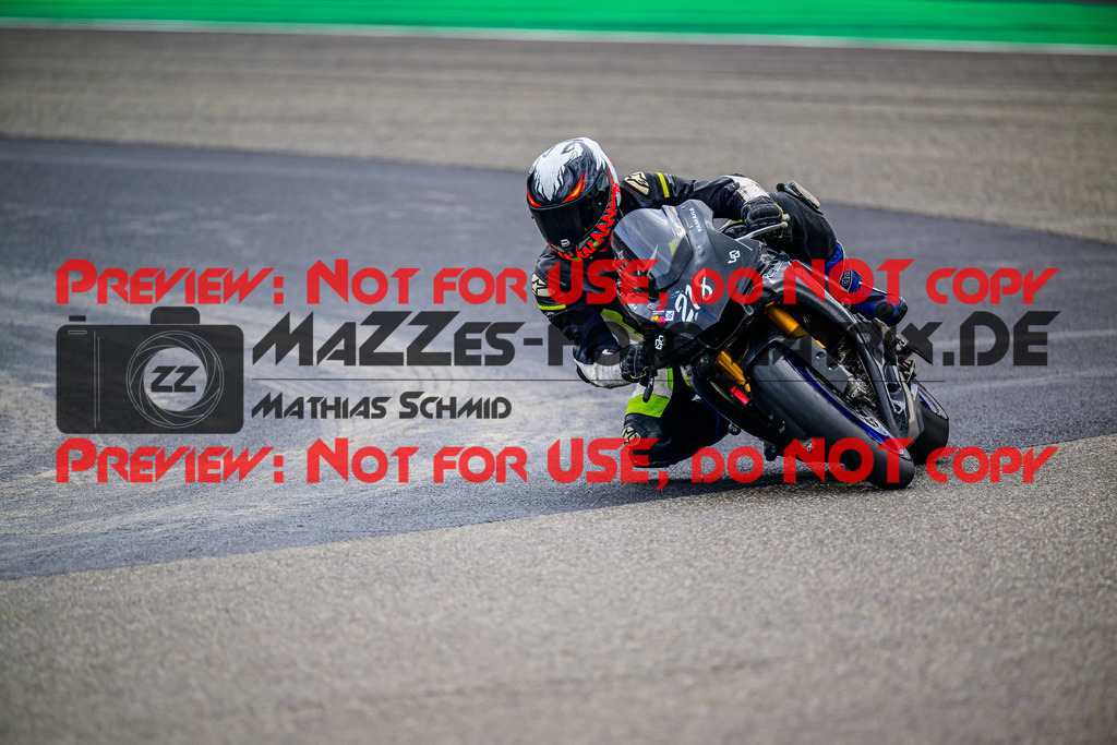 MaZZes_FotoMatrix_240910_6007705_4434 | WEISS