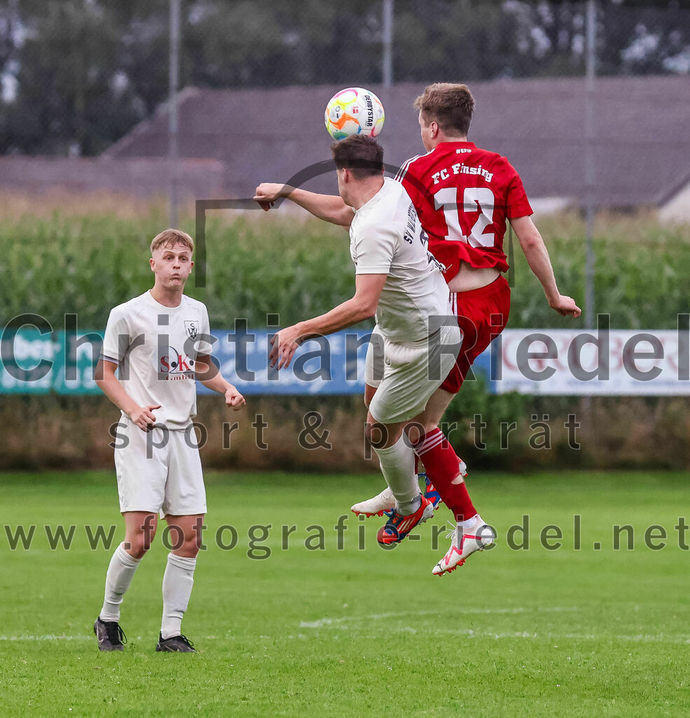 2023-08-04_095_SV_Walpertskirchen_gegen_FC_Finsing | Walpertskirchen, Deutschland, 04.08.2023:
Fußball, Kreisliga 2023 / 2024, 2. Spieltag, SV Walpertskirchen gegen FC Finsing, Endergebnis: 3:3

Marius Orthuber (SV Walpertskirchen, #6), Florian Rauch (SV Walpertskirchen, #7), Fabian Kövener (FC Finsing, #12)

Foto: Christian Riedel / fotografie-riedel.net
