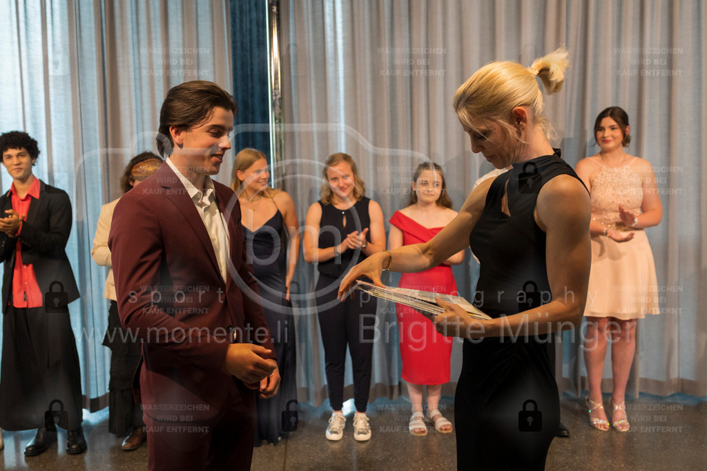 FeusiDiplomfeier_R6OO2974 | Brigitte Münger / bmsportphotography - Realisiert mit Pictrs.com