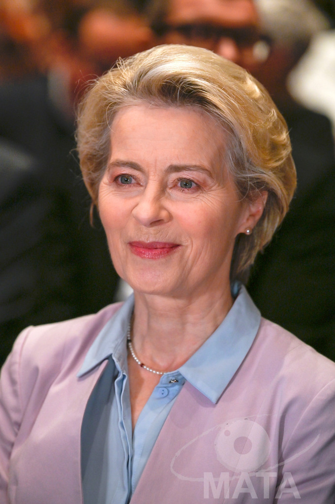 _DWI0389 | Politikerin Ursula von der Leyen beim CDU-NRW Neujahrsempfang in Düsseldorf. Düsseldorf, 28.01.2023 - Realisiert mit Pictrs.com