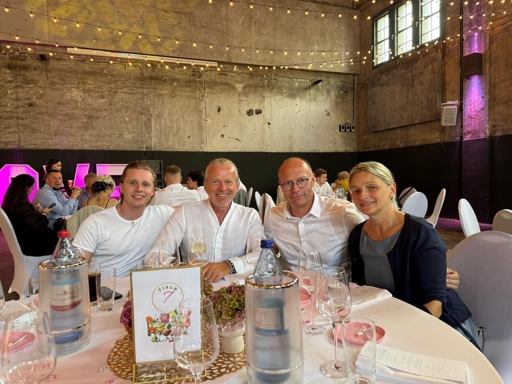 c1f412dc-fa38-4f30-ba40-ebdbbd1eea53 | traudl_s_fotos