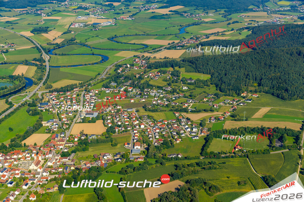 Das Luftbild zeigt : Chammünster Cham - Die Luftaufnahme wurde 2024 vom UL-Flugzeug aus erstellt ( keine Drohne ) - Hochauflösende Luftaufnahme - Für grossformatige Ausdrucke geeignet. Die Geschenkidee !Mit Lizenz und Bildrechte bestellbar