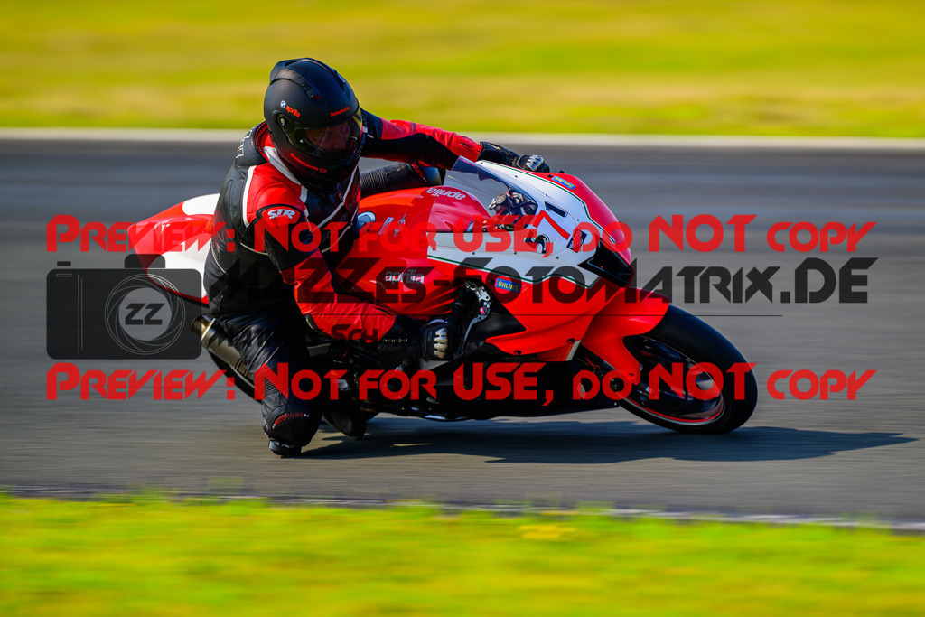 MaZZes_FotoMatrix_240725_6007705_6925 | ROT