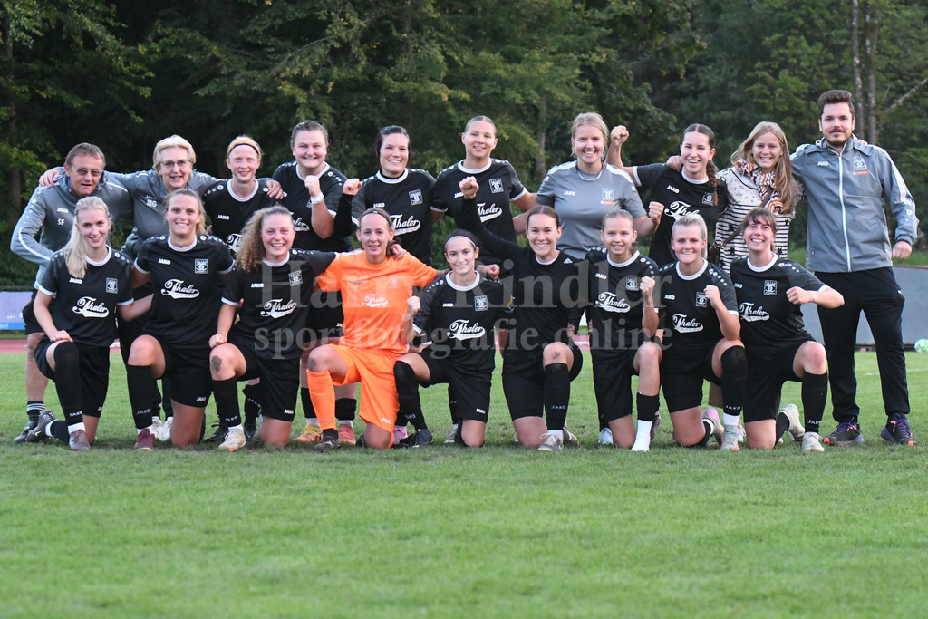 SpVgg GW Damen : SC Aufhausen | Siegerbild SpVgg GW Damen - Realisiert mit Pictrs.com
