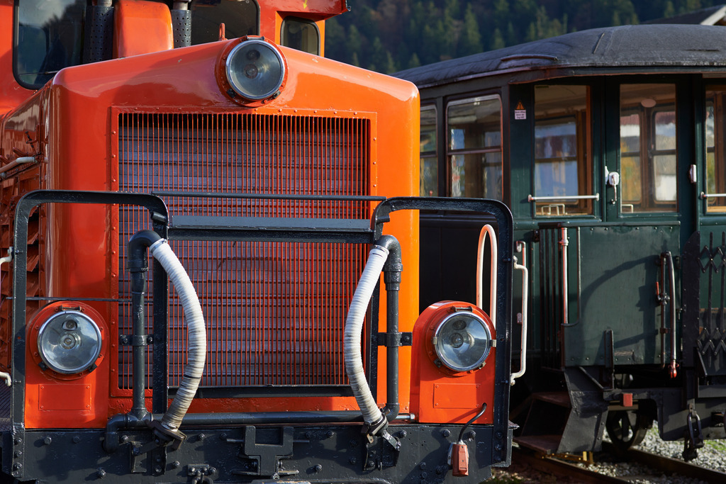 Diesellokomotive auf Gleisanlage | Bezau, Austria - November 02, 2013: Bregenzerwald Bahn; Diesellokomotive auf Gleisanlage. - Realisiert mit Pictrs.com