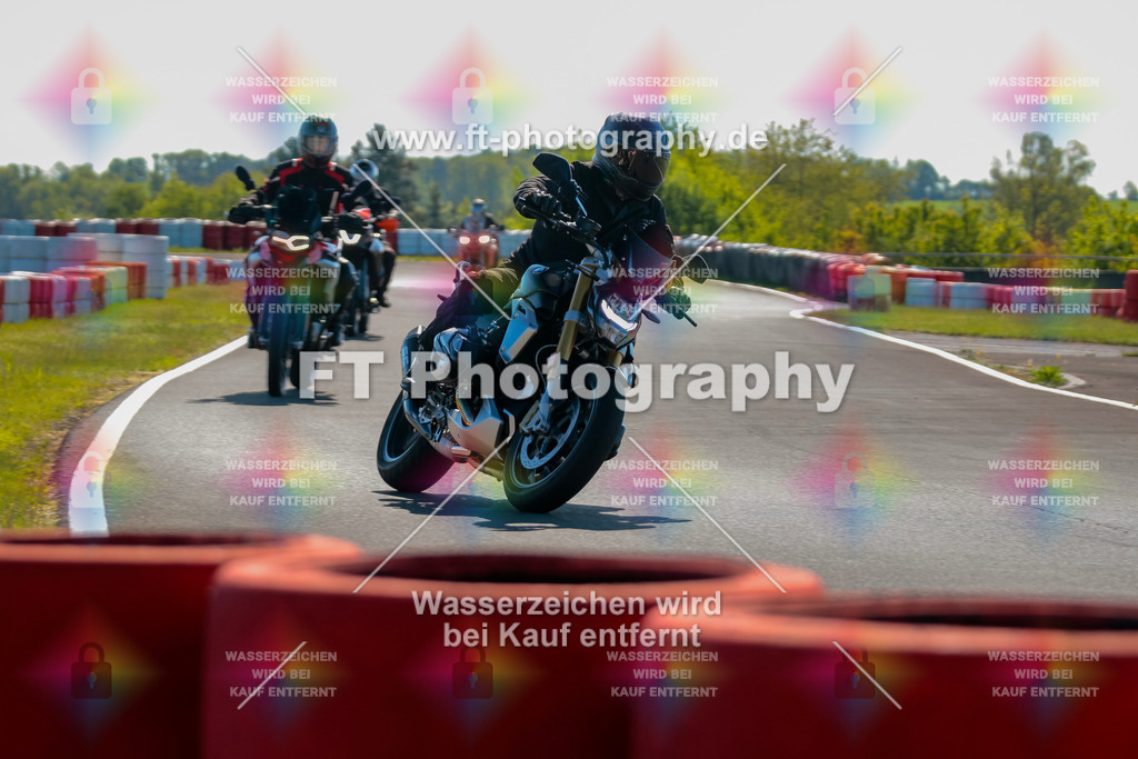 Moto-TeamOBK-21249 | Hier findet Ihr Bilder von Touristenfahrten auf der Nürburgring Nordschleife oder von anderen Veranstaltungen die ich besucht habe. Viel Spass beim Durch Schauen 