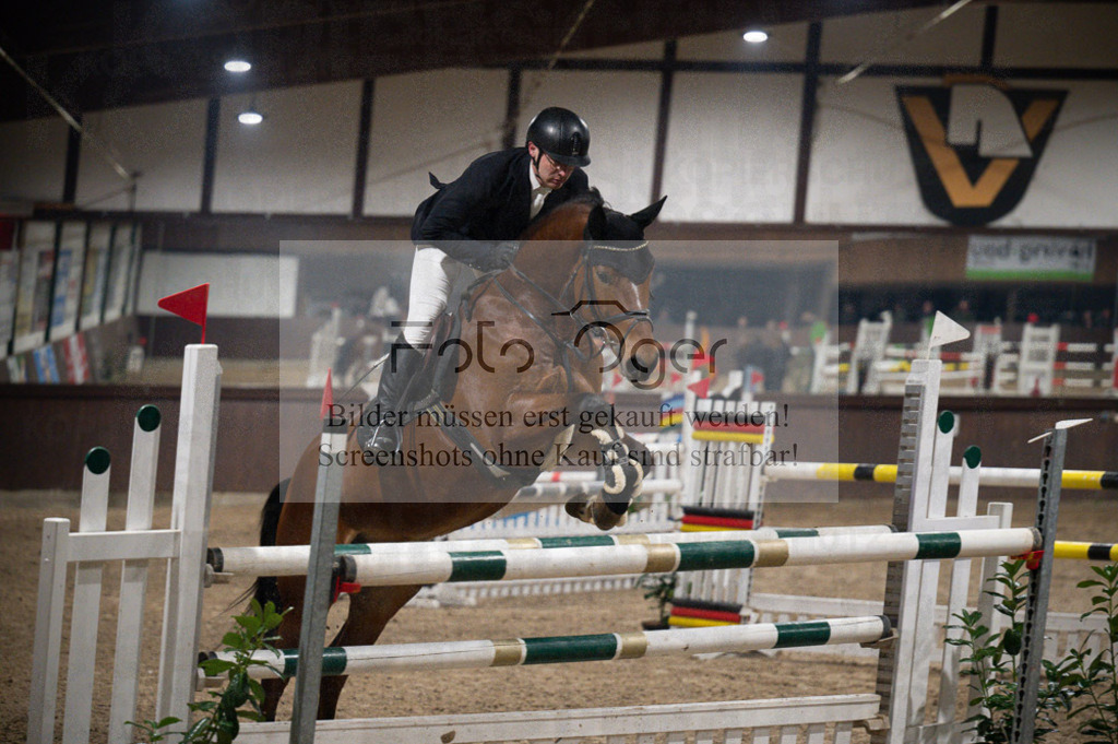 Hallenreittunier Voxtrup 2023 | Entdecke hochwertige Reitturnierfotos von Foto Oger. Professionell, emotional und authentisch – jetzt Lieblingsmomente im Shop bestellen.Deutschlandweite Turnierfotografie. - Realisiert mit Pictrs.com
