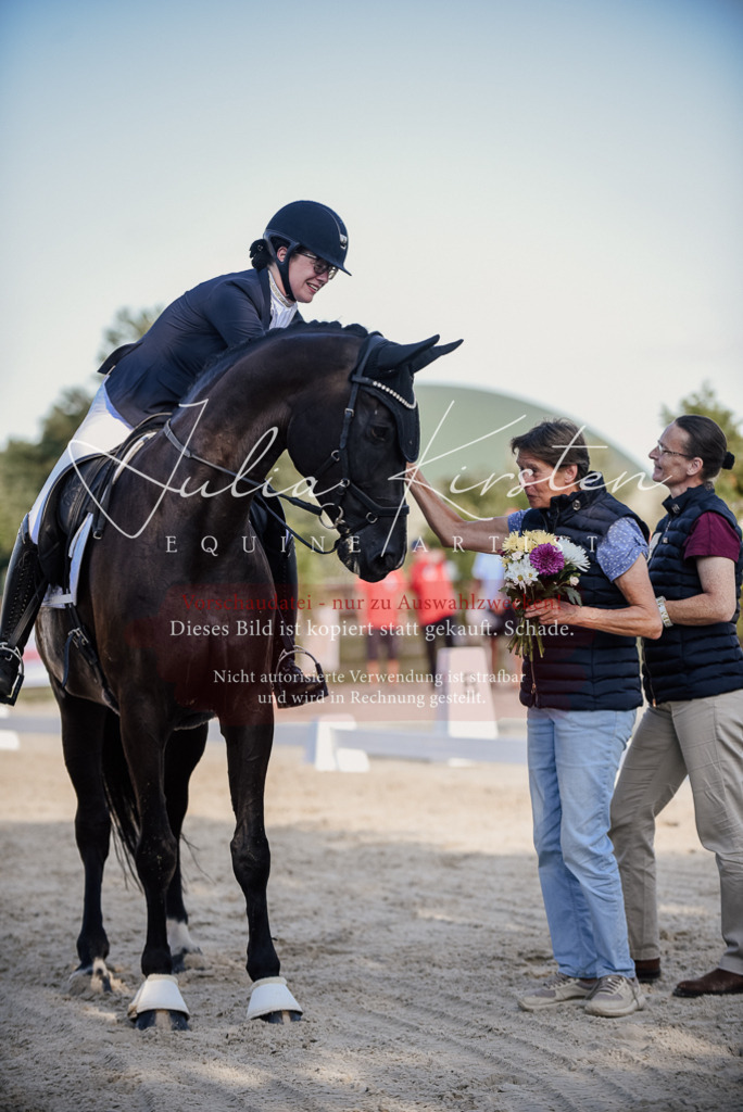 DSC_0735 | Pferde- und Turnierfotografie in Westsachsen. Pferdeportraits, Auftragszeichnungen und intuitive Kunst.
