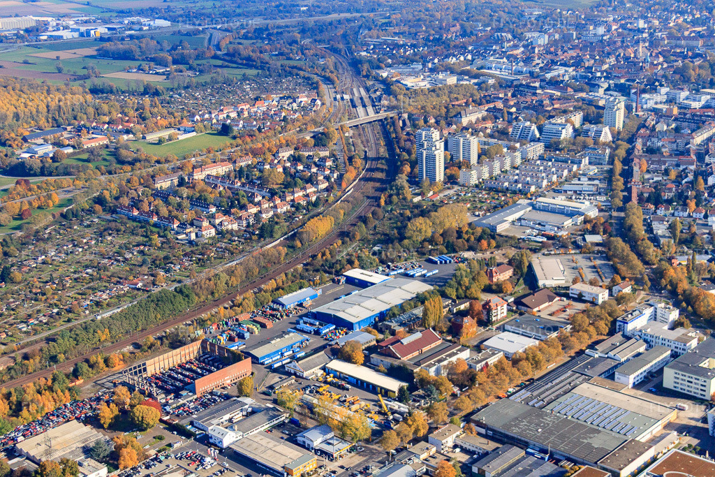 Luftbild: Ortsansicht im Ortsteil Durlach in Karlsruhe im Bundesland Baden-Württemberg in Deutschland. Foto: IMG_35045.jpg vom 31.10.2010 durch Werner Riehm/FLY-FOTO.de