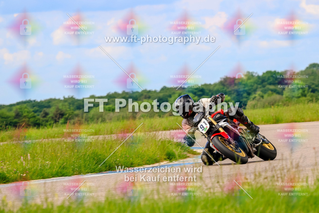 MotoTeam-1236 | Hier findet Ihr Bilder von Touristenfahrten auf der Nürburgring Nordschleife oder von anderen Veranstaltungen die ich besucht habe. Viel Spass beim Durch Schauen 