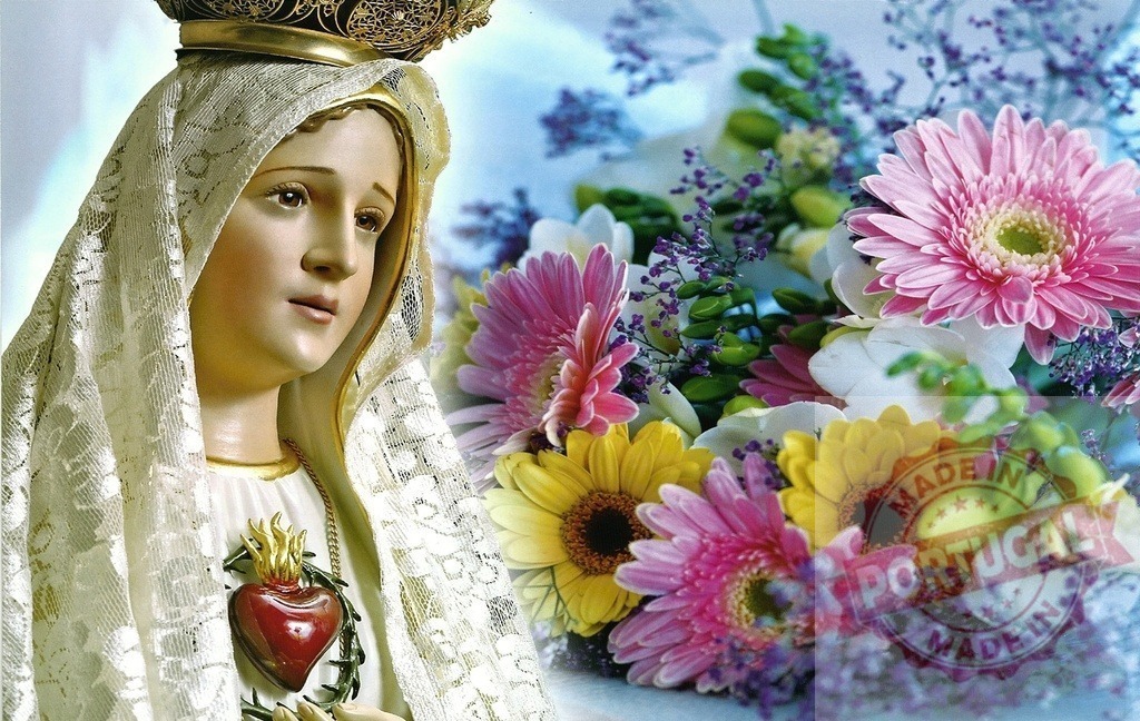 Our Lady of Fatima with colorful bouquet of flowers | Statue of Our Lady of Fatima with colorful bouquet of flowers, religious image - Realisiert mit Pictrs.com
