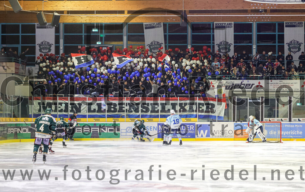 2025-12-23_034_TSV_Erding_gegen_Heilbronner_Falken | Erding, Deutschland, 23.12.2025:Eishockey, Oberliga Süd 2025 / 2026, 29. Spieltag, TSV Erding gegen Heilbronner Falken, Endergebnis: 5:4Foto: Christian Riedel / fotografie-riedel.net