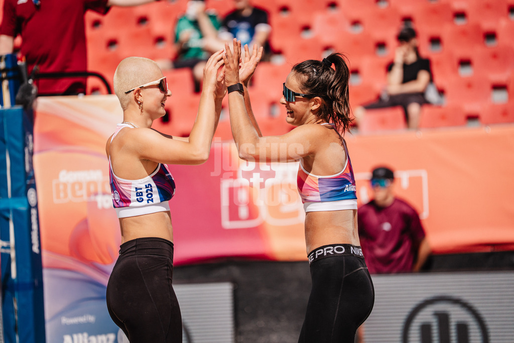 Beachvolleyball | Frauen | Allianz German Beach Tour 2025 | Tourstop Bremen | 13.06.2025 | v.l. Mareet Maidhof und Sophia Neuss