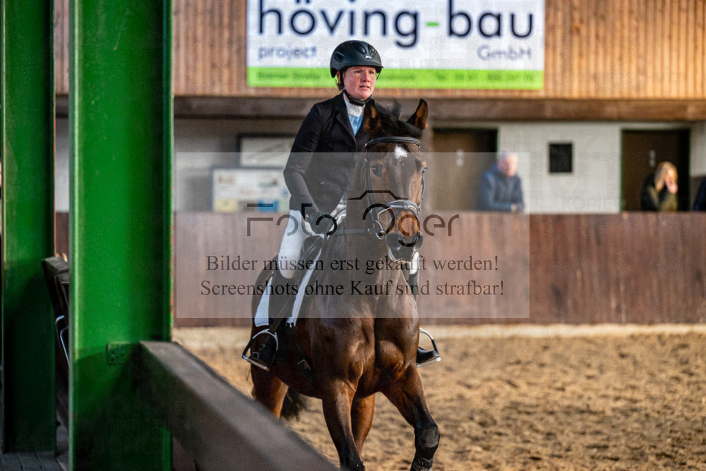 20240308-DOS_2599 | Entdecke hochwertige Reitturnierfotos von Foto Oger. Professionell, emotional und authentisch – jetzt Lieblingsmomente im Shop bestellen.Deutschlandweite Turnierfotografie. - Realisiert mit Pictrs.com