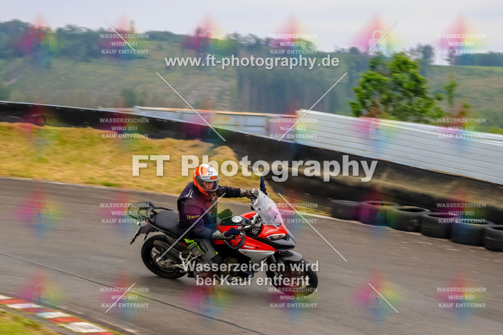 OBK-5768 | Hier findet Ihr Bilder von Touristenfahrten auf der Nürburgring Nordschleife oder von anderen Veranstaltungen die ich besucht habe. Viel Spass beim Durch Schauen 