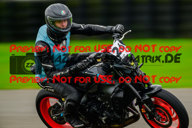 MaZZes_Fotomatrix_20241002_6007705_6087 | Fotograf Mathias Schmid
Sportfotograf,
Eventfotograf,
Hochzeitsfotograf,
Portraitfotograf