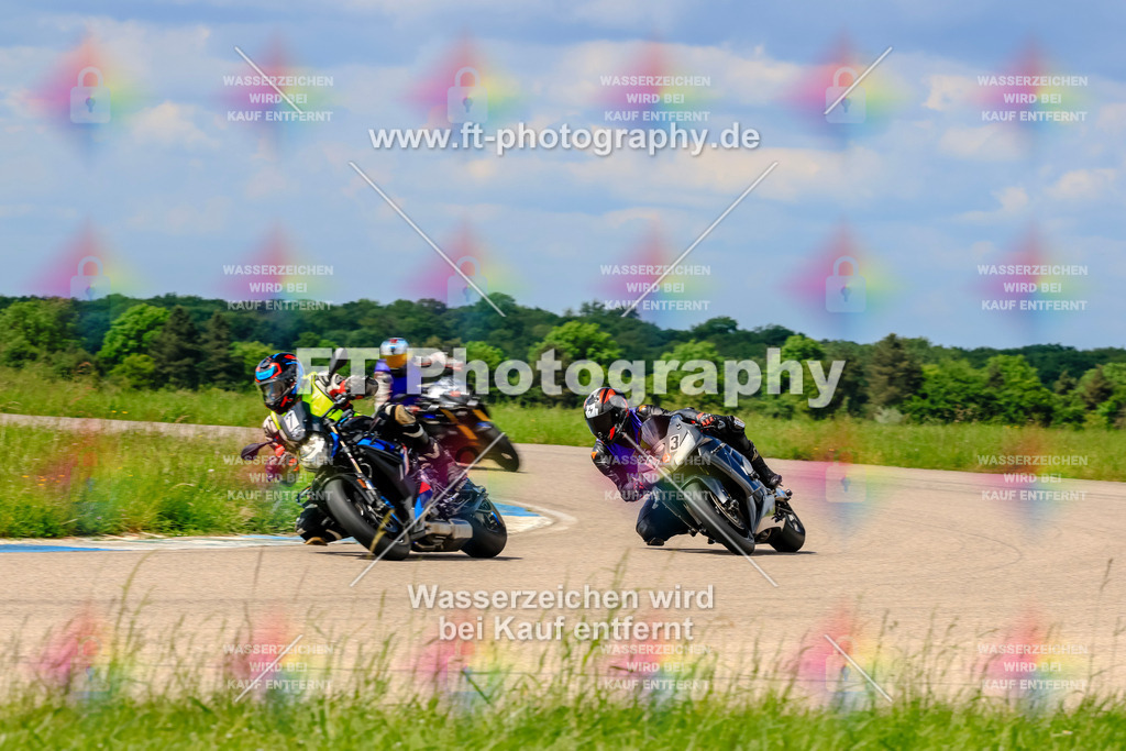 MotoTeam-0735 | Hier findet Ihr Bilder von Touristenfahrten auf der Nürburgring Nordschleife oder von anderen Veranstaltungen die ich besucht habe. Viel Spass beim Durch Schauen 