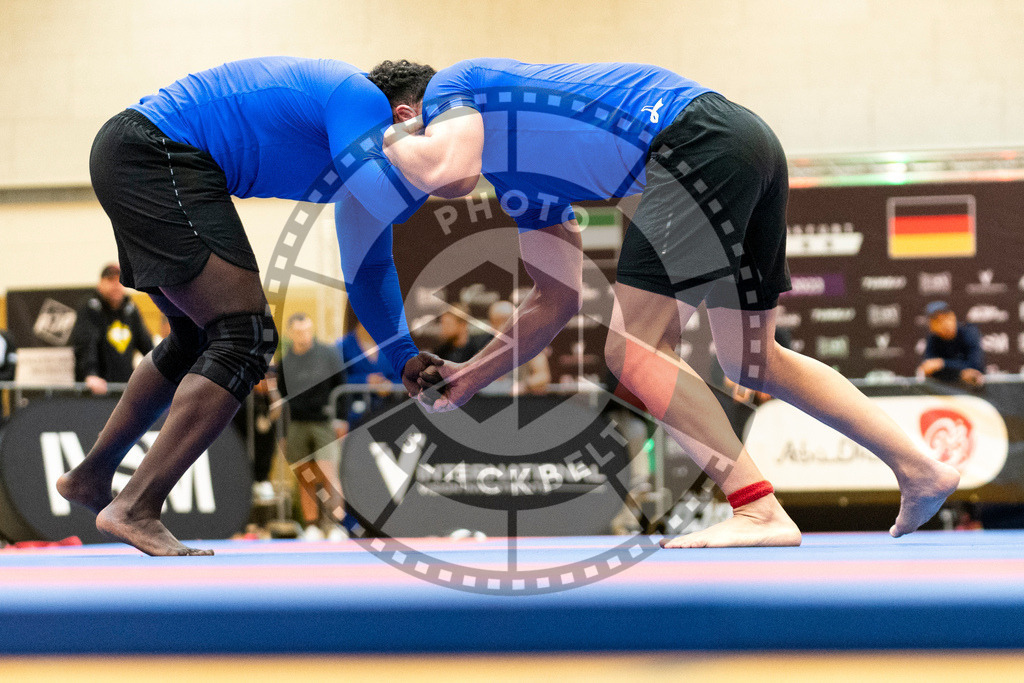 20231118PBB12923 | Fighters compete during the AJP Tour 600 Frankfurt Championship in Frankfurt/Main, Germany, on November 18, 2023.