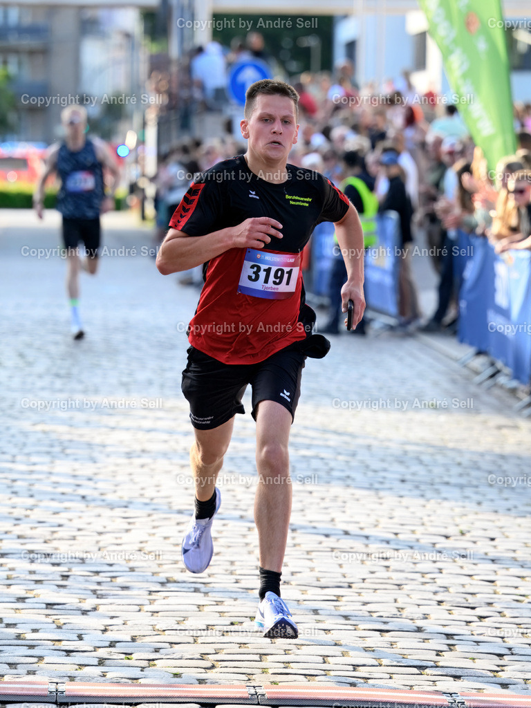20250613_9922 | BLUNCK Christian (Berufsfeuerwehr Neumünster) / 10 km Bäcker Andresen-Lauf / Holstenköstenlauf 2025 / Kleinflecken / 24534 Neumünster / 13.06.25 - Realisiert mit Pictrs.com