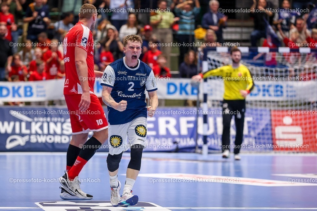 BHC18122501052 | 18.12.2025, Handball, Viertelfinale DHB-Pokal, Bergischer HC - MT Melsungen, Unihalle Wuppertal: Noah Beyer (BHC #02) jubelnd 