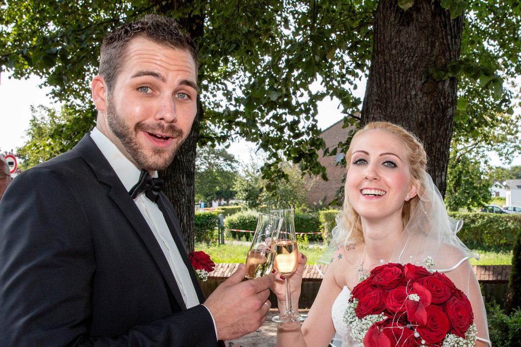 top-top.de Hochzeiten073 | Foto, Video, Fotografie, Videografie, Fotobox, DJ, Discjockey, Musik, Musikbox, Veranstaltung, Photobooth, Amazon, Ebay, Buchtipp, Bestseller, Autor, Verlag, Buch, Wesel, Hamminkeln, NRW, Dinslaken, Rees, Drohne, Hochzeit, Party, Fotobox, Wesel, Fotograf