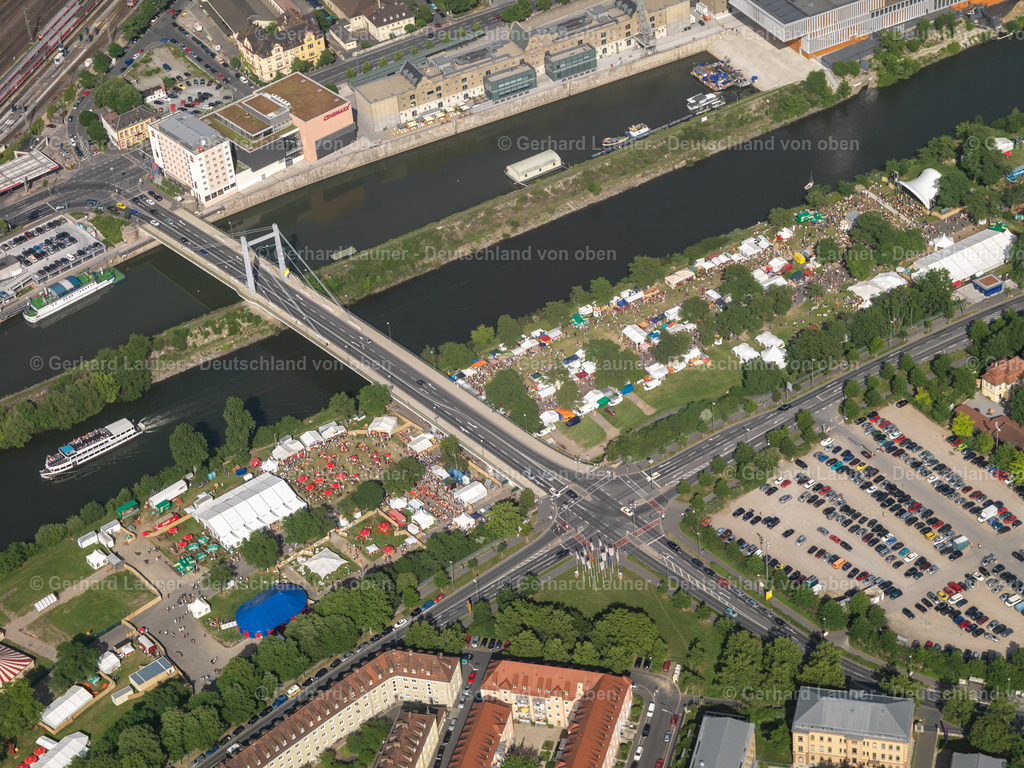 2734120 | Afrika Festival, Kulturelle Veranstaltung 2007 auf dem Mainufergelände zw. Friedensbrücke und Brücke der Deutschen Einheit