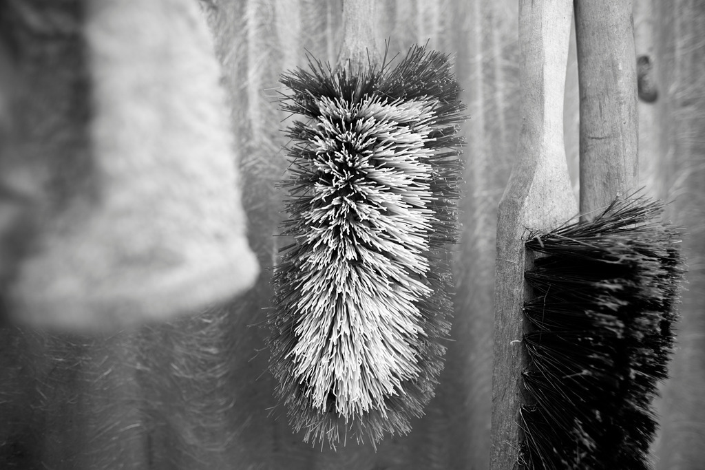 Putzgeräte im Gartenhaus | Austria - October 31, 2021: Putzgeräte im Gartenhaus. - Realisiert mit Pictrs.com