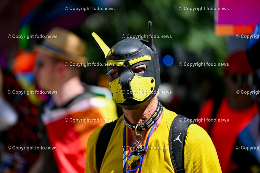 Linzpride 2024_ 06.07.2024-136 | 06.07.2024, Linz, AUT, Linzpride 2024, im Bild Teilnehmer an der Linz Pride 2024