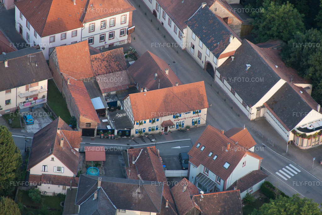 Aerial view: Restaurant a la Charrue (Gilbert) in Lauterbourg in the state Bas-Rhin, France. – Photo: IMG_59099.jpg taken on 08/04/2013 by Werner Riehm/FLY-FOTO.com – Resolution of the original: 4752 x 3168 px