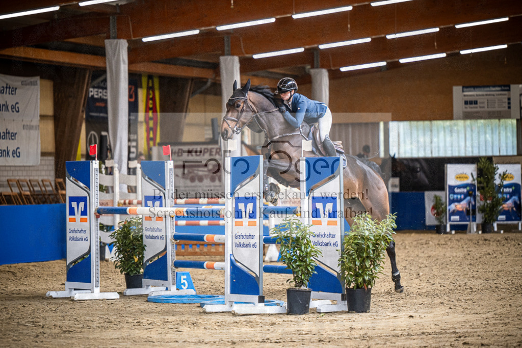 DOS_1095 | Entdecke hochwertige Reitturnierfotos von Foto Oger. Professionell, emotional und authentisch – jetzt Lieblingsmomente im Shop bestellen.Deutschlandweite Turnierfotografie. - Realisiert mit Pictrs.com