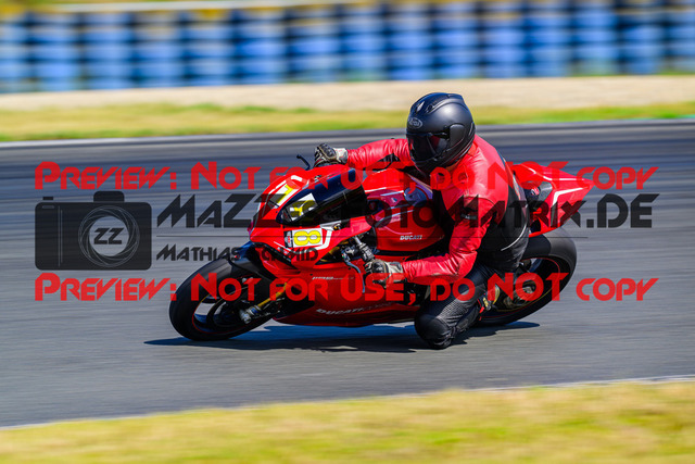 MaZZes_FotoMatrix_240724_6007705_2-91 | GELB