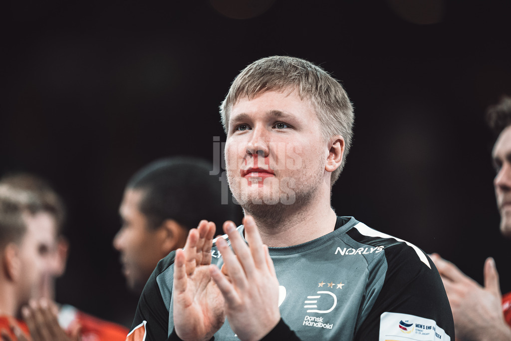 Handball | Herren | EHF EURO 2024 | European Championshop Men 2024 Final Tournament | Dänemark vs. Holland | 17.01.2024 | Emil Nielsen (#12, , Dänemark, DEN) nach dem Spiel