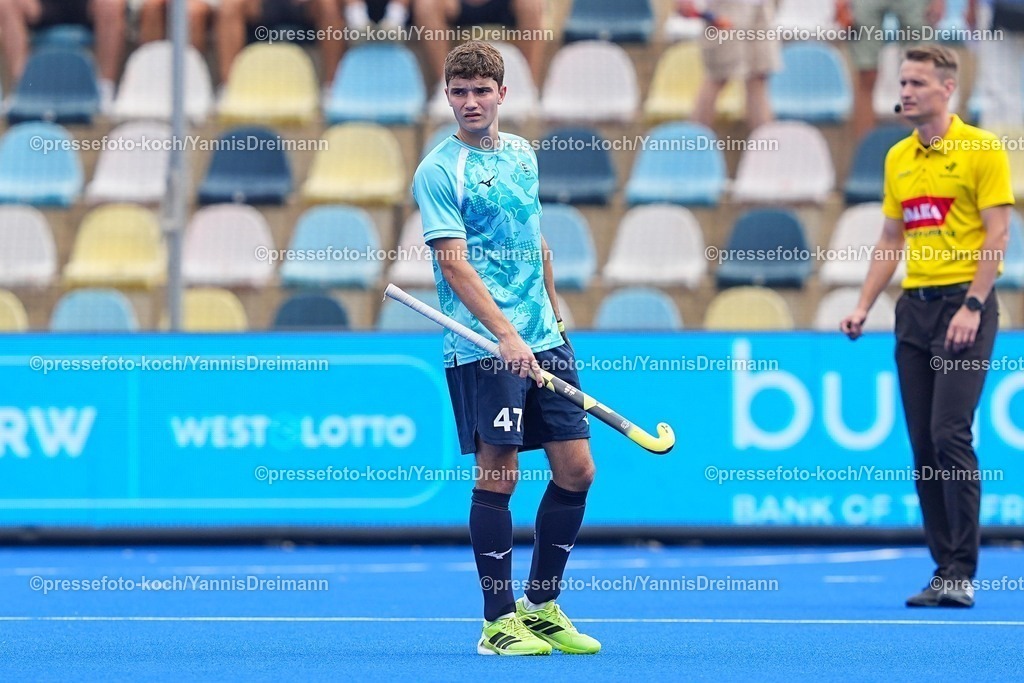 xydrx1408252024 | 14.08.2025, xydrx, Herren EuroHockey Championship 2025, Gruppe C, Belgien - England, Sparkassenpark Mönchengladbach: Ben Fox (ENG #47)