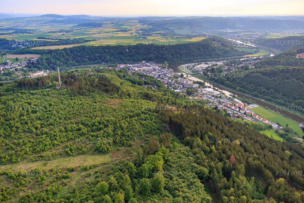 Luftbild: Stadtansicht an der Weser aus Nordosten in Bad Karlshafen im Bundesland Hessen in Deutschland. Foto: IMG_079575.jpg vom 24.05.2015 durch Werner Riehm/FLY-FOTO.de