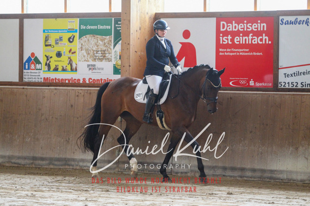 DKP44042 | Turniersportfotografie; Pferdefotografie; Dressurfotografie