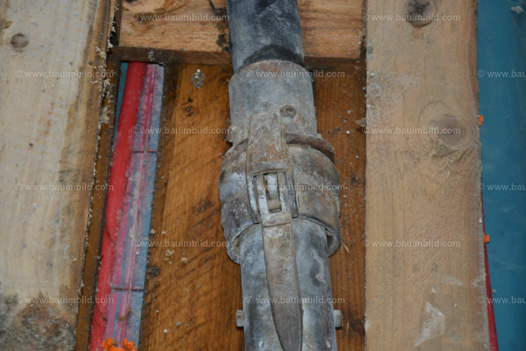 bib-lg19-fussbodenaufbau-0187 | Nach LV-Leistungsgruppen sortierte Detailfotos über den Bau eines Hauses. Alle Hausbau-Bilder direkt vom Urheber und Autor der Website Haus-Selber-Bauen.com