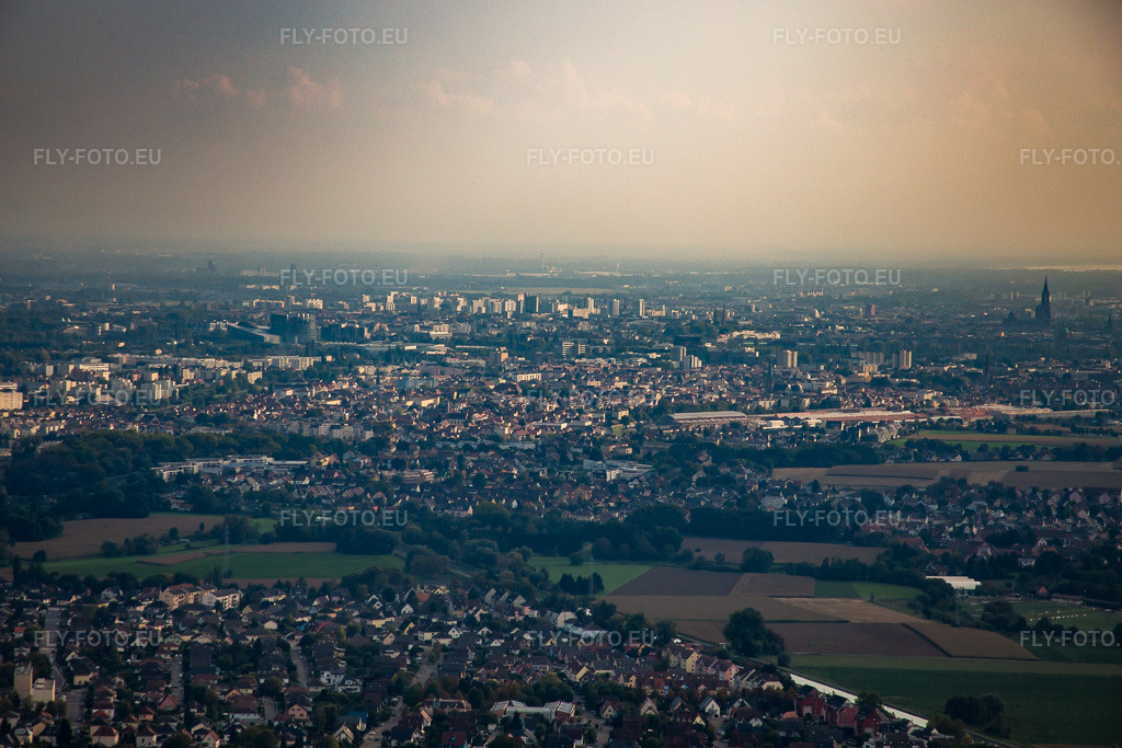 Vue aérienne: Du nord à le quartier Contades Nord in Straßburg dans le département Bas Rhin, France – .Photo: IMG_074124.jpg prise le 04/10/2014 par Werner Riehm/FLY-FOTO.eu – Résolution de l'original: 4931 x 3287 px
