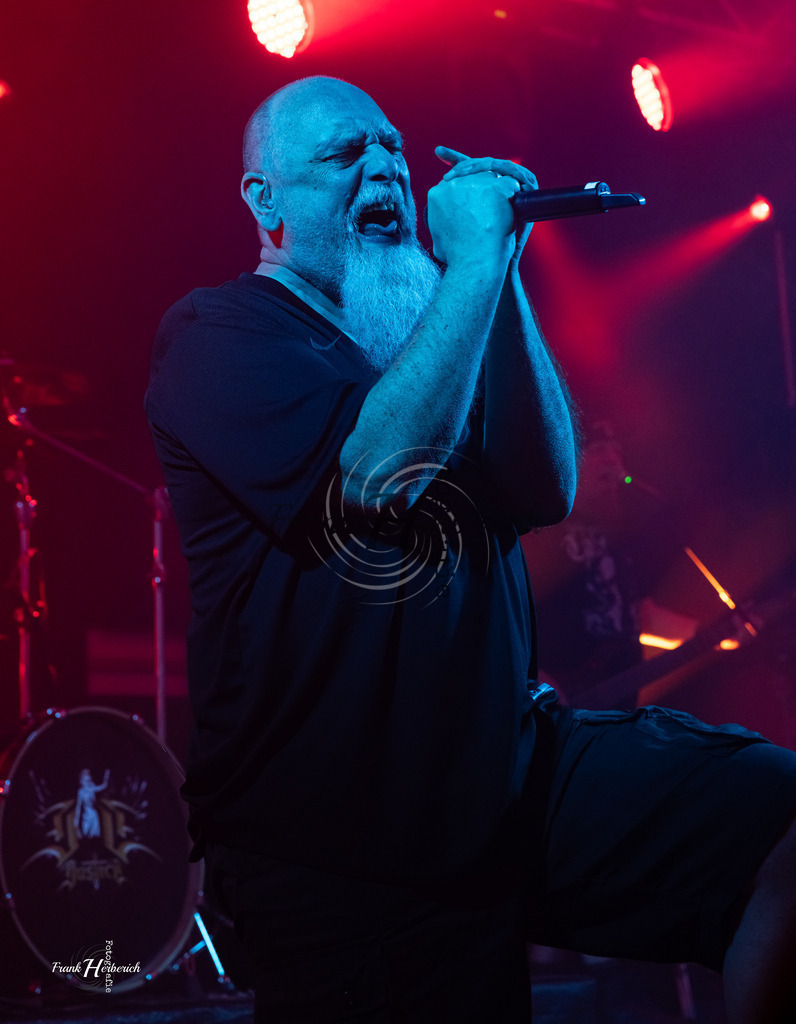 Justice Daudenwinden | Frank Herberich Fotografie, Frank Herberich, Fotografie, Hochzeit, Portrait, St. Peter Ording, Ording, Westerhever, Nordsee, Frank Fotografie, Hardheim,  Odenwald,Walldürn, Band,Eventfotografie - Realisiert mit Pictrs.com