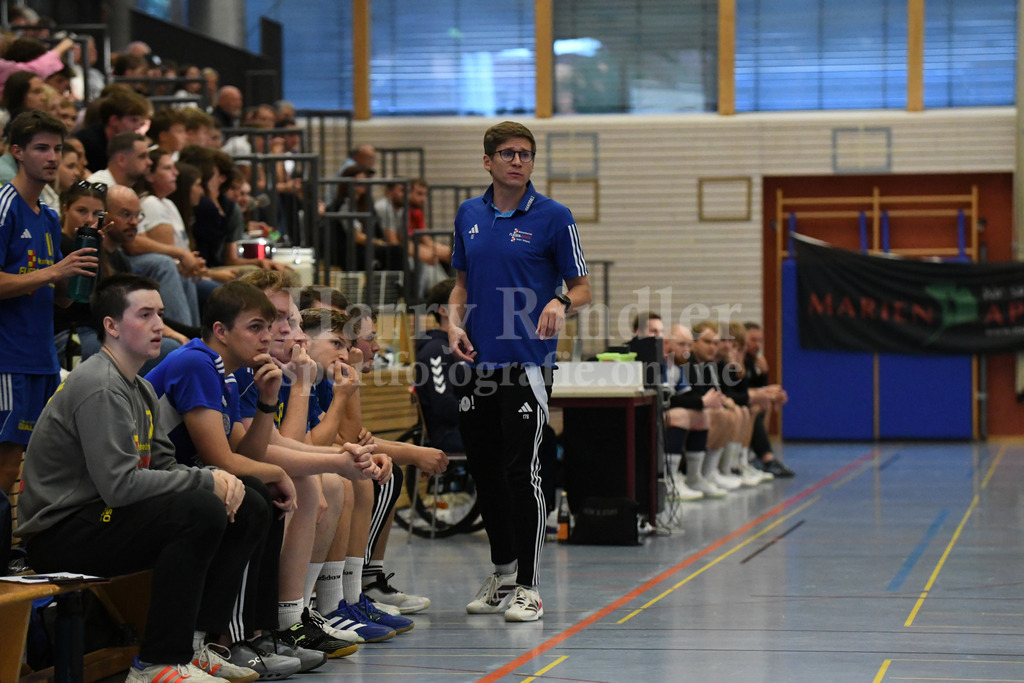 HC Deggendorf : SSG Metten | Florian Sedlmeier (Chef-Trainer SSG Metten) - Realisiert mit Pictrs.com