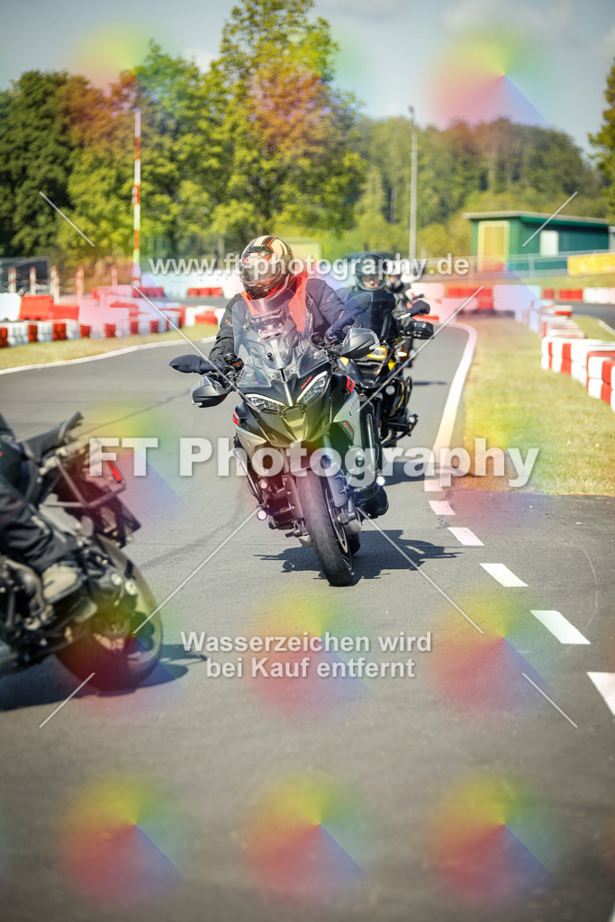 OBK_Mai_Justin_Uwe-10431 | Hier findet Ihr Bilder von Touristenfahrten auf der Nürburgring Nordschleife oder von anderen Veranstaltungen die ich besucht habe. Viel Spass beim Durch Schauen 