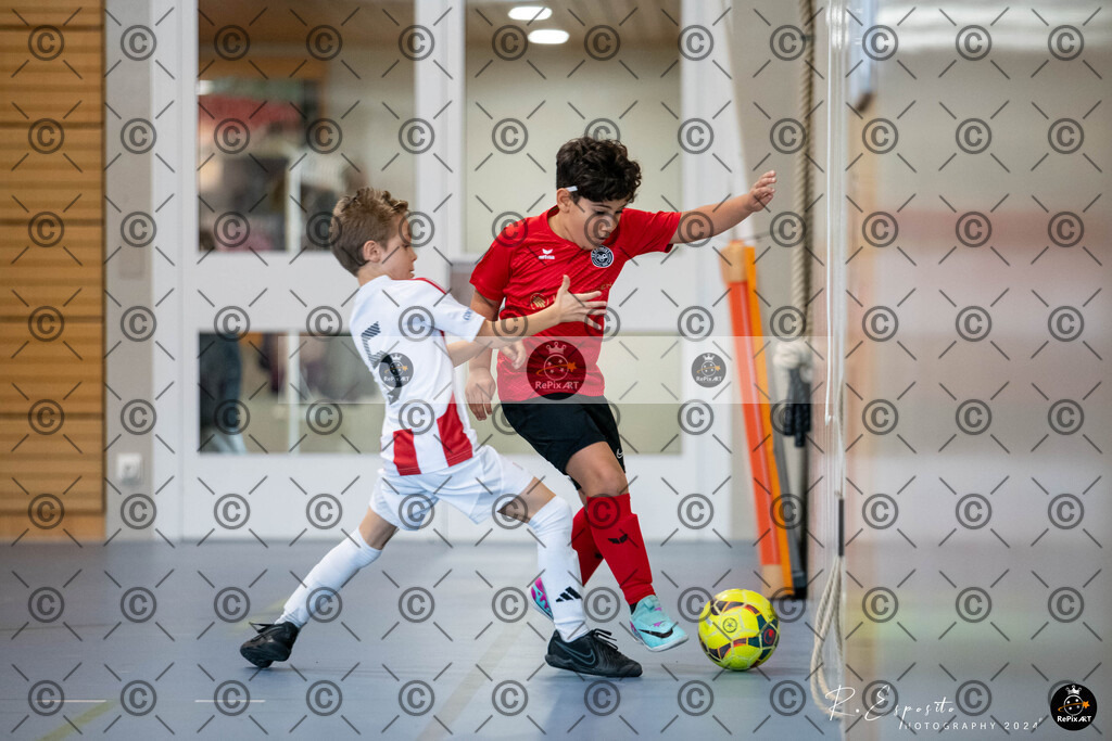 20241124_FCR-Hallenturnier-F2_1_001 | Sport und Naturfotografie von Roberto Esposito zeigt echte Momente Bewegung und die Schönheit der Natur. Ausdrucksstarke Bilder schaffen Emotionen.