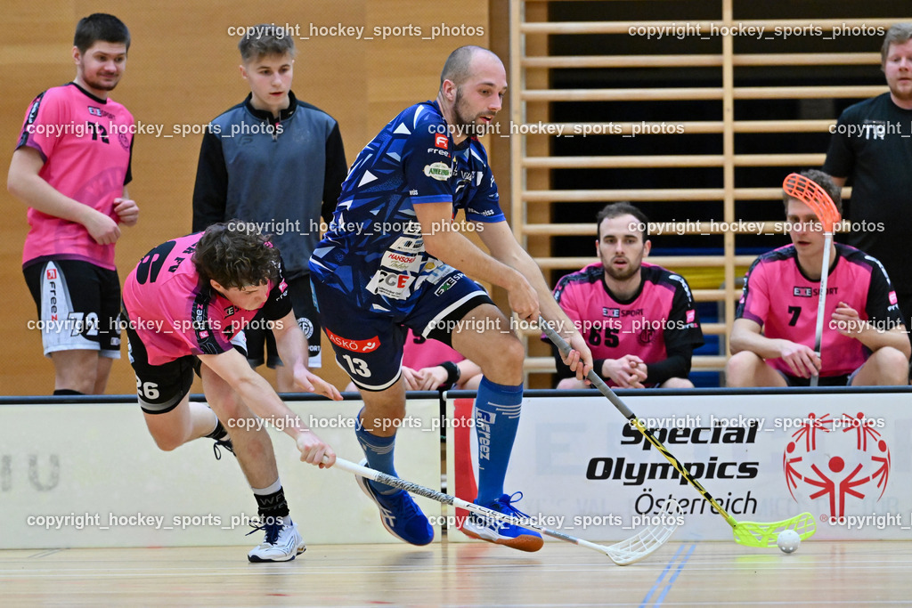 VSV Unihockey vs. Wiener Floorballferein 6.4.2024 | #26 Alexander Hanschur Wiener Floorballverein, #13 Jan Sláma VSV Unihockey, VSV Unihockey vs. Wiener Floorballferein 6.4.2024, VSV Unihockey vs. Wiener Floorballferein  am 06.04.2024 in Villach (Ballspielhalle St. Martin), Austria, (Photo by Bernd Stefan)
