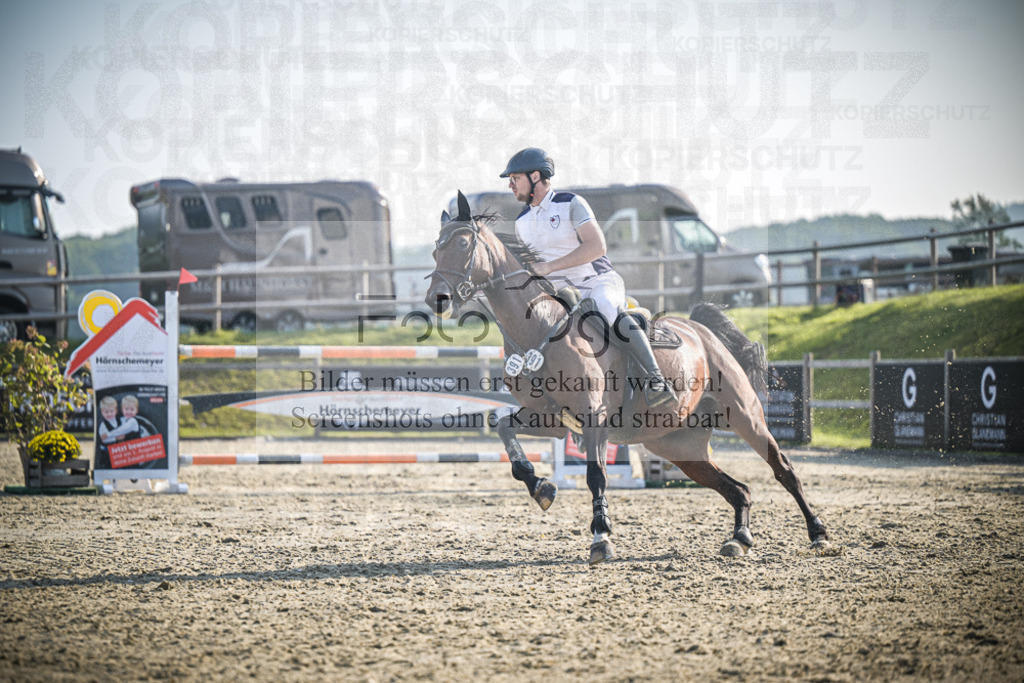 DOS_1884 | Entdecke hochwertige Reitturnierfotos von Foto Oger. Professionell, emotional und authentisch – jetzt Lieblingsmomente im Shop bestellen.Deutschlandweite Turnierfotografie. - Realisiert mit Pictrs.com