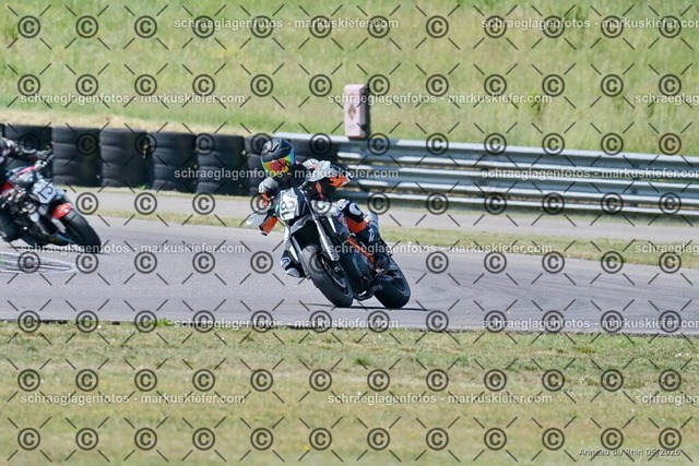 26BT02-1013 | markuskiefer.com - Realisiert mit Pictrs.com
