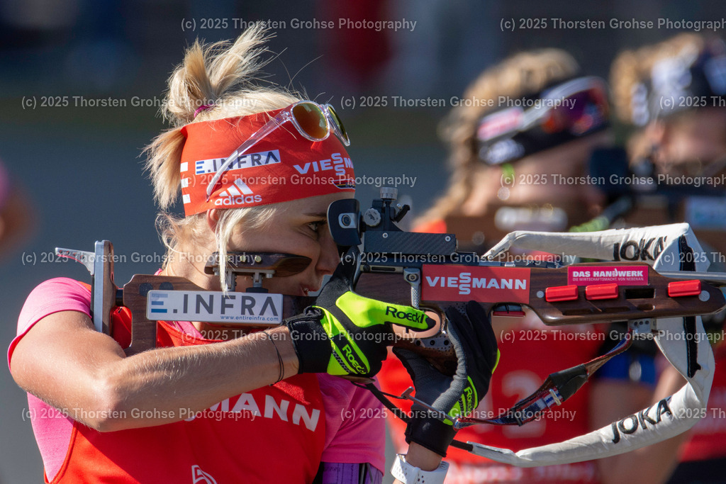 Deutsche Meisterschaften Biathlon 2018 | Deutsche Meisterschaften Biathlon 2018, Massenstart Frauen am 15.09.2018 in der DKB SKI ARENA in Oberhof, (Deutschland)

Bild: Karolin Horchler vom WSV Clausthal-Zellerfeld / BwB (2) - Realisiert mit Pictrs.com