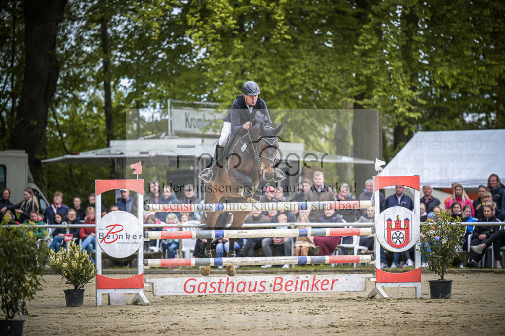 DOS_1232 | Entdecke hochwertige Reitturnierfotos von Foto Oger. Professionell, emotional und authentisch – jetzt Lieblingsmomente im Shop bestellen.Deutschlandweite Turnierfotografie. - Realisiert mit Pictrs.com